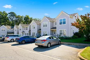 301 Prosperity Ct, Toms River Township, NJ 08755 - Photo 2