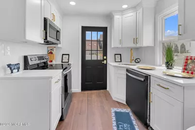 197 Delaware Avenue, Cliffwood, NJ 07721 - Photo 4