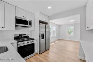 39 Point O Woods Dr, Toms River Township, NJ 08753 - Photo 14