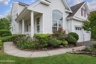 9 Kensington Ct, Holmdel, NJ 07733 - Photo 2