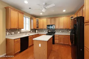 9 Kensington Ct, Holmdel, NJ 07733 - Photo 10