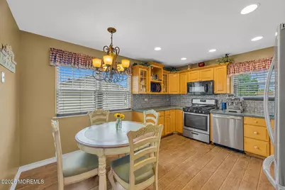 12 Jay Court, Hazlet Township, NJ 07730 - Photo 10