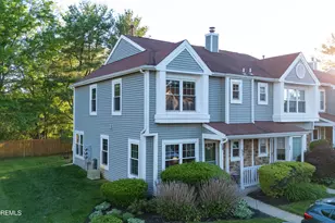 53 Horseshoe Ct, Tinton Falls, NJ 07753 - Photo 4