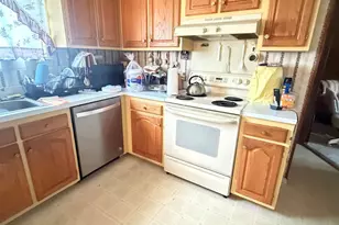 8220 Wyndam Rd, Pennsauken, NJ 08110 - Photo 2