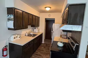 80 Manchester Ct, Freehold, NJ 07728 - Photo 4