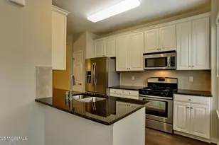 146 Waypoint Dr, Eatontown, NJ 07724 - Photo 10