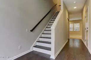 146 Waypoint Dr, Eatontown, NJ 07724 - Photo 2