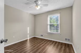 23 Crop Ct, Tinton Falls, NJ 07753 - Photo 8