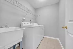 10 Deepwater Cir, Manalapan Township, NJ 07726 - Photo 22