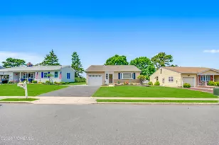 32 Carlisle Rd, Toms River Township, NJ 08757 - Photo 2