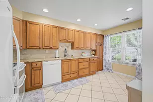7 Horseshoe Ct, Tinton Falls, NJ 07753 - Photo 10