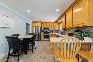 114 Wynnewood Ct, Freehold, NJ 07728 - Photo 8