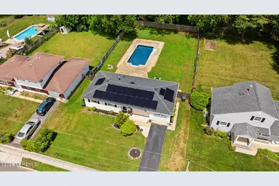 114 Wynnewood Court, Freehold, NJ 07728 - Photo 2