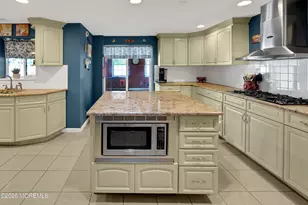 7 Winthrop Pl, Hazlet Township, NJ 07730 - Photo 14