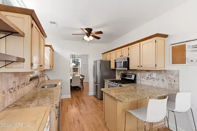 10 Ravenwood Court, Freehold, NJ 07728 - Photo 4