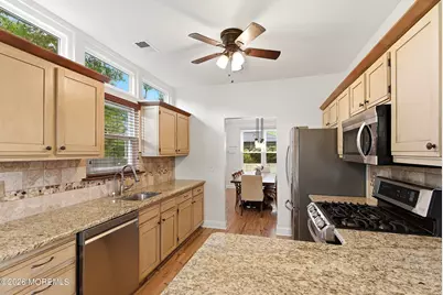 10 Ravenwood Court, Freehold, NJ 07728 - Photo 4