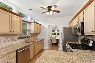 10 Ravenwood Ct, Freehold, NJ 07728 - Photo 4