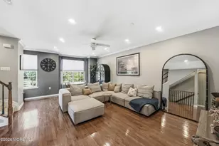 239 Chickadee Ct, Freehold, NJ 07728 - Photo 4