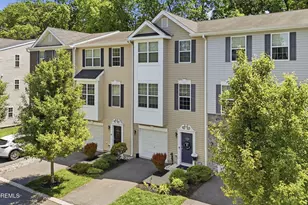 239 Chickadee Ct, Freehold, NJ 07728 - Photo 2