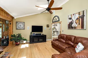 2 Horseshoe Dr, Millstone Township, NJ 08535 - Photo 10