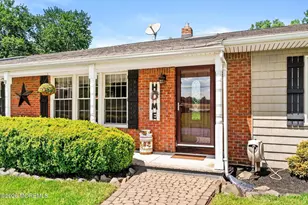 2 Horseshoe Dr, Millstone Township, NJ 08535 - Photo 4