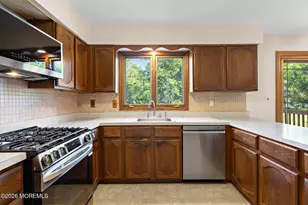 31 Vaughn Dr, Middletown, NJ 07748 - Photo 16