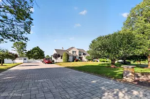 30 Tobi Ct, Freehold, NJ 07728 - Photo 2