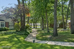 584B Lake Point Dr, Lakewood, NJ 08701 - Photo 4