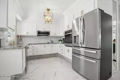 584B Lake Point Drive, Lakewood, NJ 08701 - Photo 6