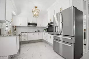 584B Lake Point Dr, Lakewood, NJ 08701 - Photo 6