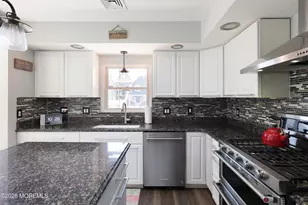 28 Farragut Dr, Brick, NJ 08723 - Photo 14