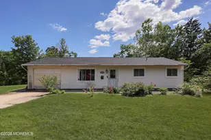 426 Applegate Ave, Toms River Township, NJ 08757 - Photo 2