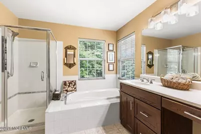 427 Dorchester Way, Manalapan Township, NJ 07726 - Photo 24