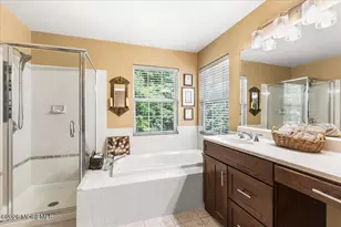 427 Dorchester Way, Manalapan Township, NJ 07726 - Photo 24