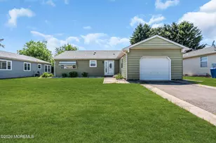 15 Chateux Ln, Toms River Township, NJ 08755 - Photo 4