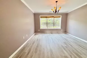 311 Mill Pond Wy, Eatontown, NJ 07724 - Photo 10