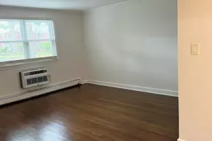 22 Manor Dr, Red Bank, NJ 07701 - Photo 10
