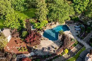 18 Haviland Dr, Millstone Township, NJ 08535 - Photo 2