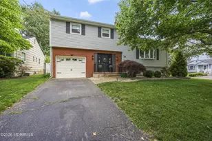 29 Alexander Ave, Freehold, NJ 07728 - Photo 2
