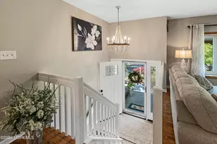7 Oxford Rd, Manalapan Township, NJ 07726 - Photo 4