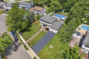 4 Catlett Ct, Manalapan Township, NJ 07726 - Photo 4