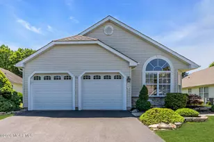36 Strawberry Ln, Lakewood, NJ 08701 - Photo 2