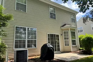 220 Hidden Lake Dr, Morganville, NJ 07751 - Photo 4