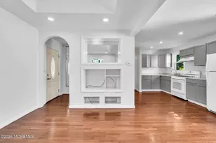 28 Lockwood Ave, Freehold, NJ 07728 - Photo 8