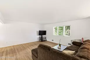 59 Sunnyside Rd, Howell Township, NJ 07731 - Photo 4