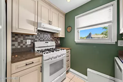 25 Carlow Way, Hazlet Township, NJ 07730 - Photo 16