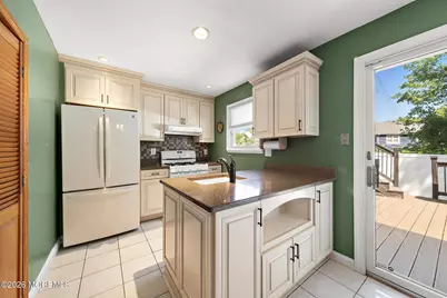 25 Carlow Way, Hazlet Township, NJ 07730 - Photo 14