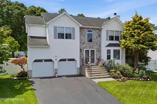 42 Netty St, Howell Township, NJ 07731 - Photo 2