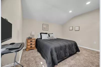 10 Collinson Drive, Middletown, NJ 07748 - Photo 22