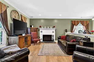 45 Winchester Ct, Aberdeen Township, NJ 07747 - Photo 4